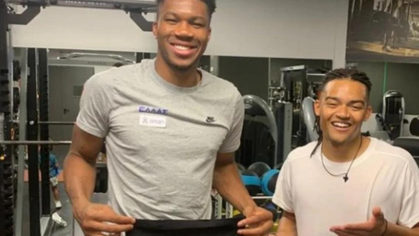 Ολυμπιακοί Αγώνες: Η αντίδραση του Αντετοκούνμπο για τον... σημαιοφόρο Καραλή