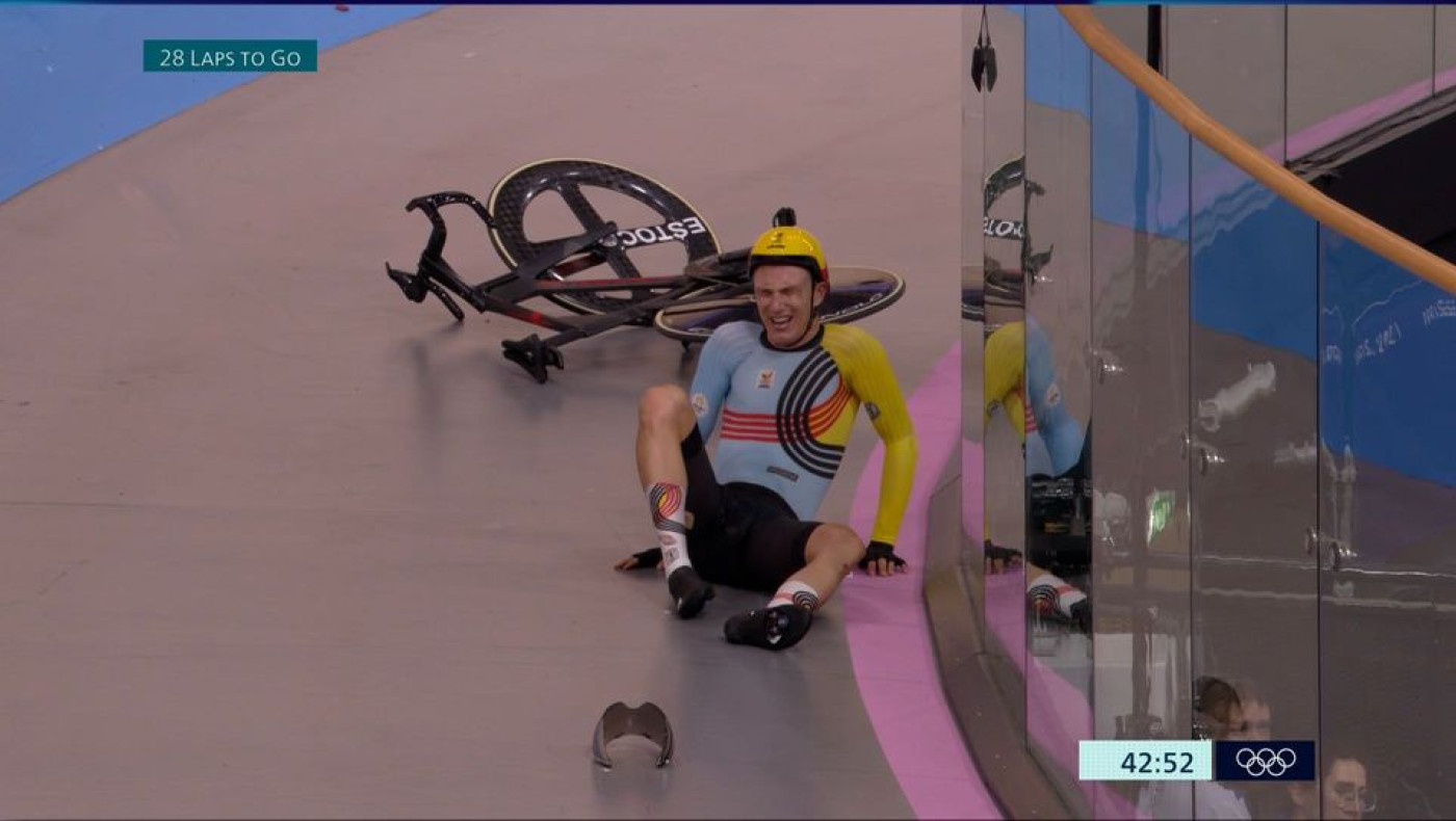 Ολυμπιακοί Αγώνες: Τρομακτικό ατύχημα στην ποδηλασία πίστας-Ποδηλάτης εκσφενδονίστηκε στον αέρα!