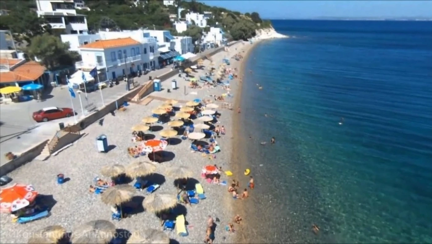 Χίος: Μπέρδεψαν βάση ομπρέλας με... νάρκη