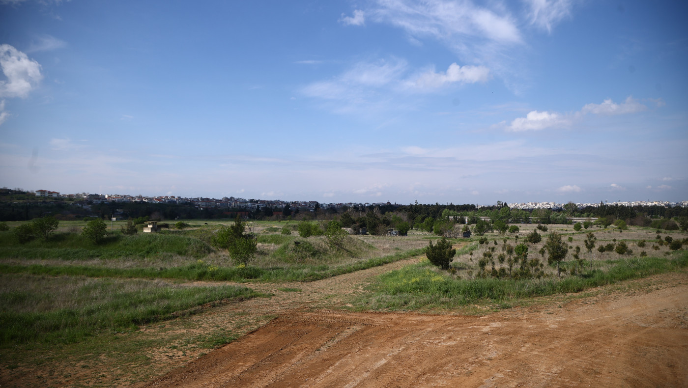 Θεσσαλονίκη: Έσβησε η πυρκαγιά στο πρώην στρατόπεδο Καρατάσιου