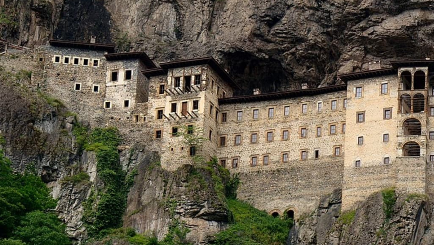 Αντιδράσεις για την αναβολή της λειτουργίας τον Δεκαπενταύγουστο στην Παναγία Σουμελά