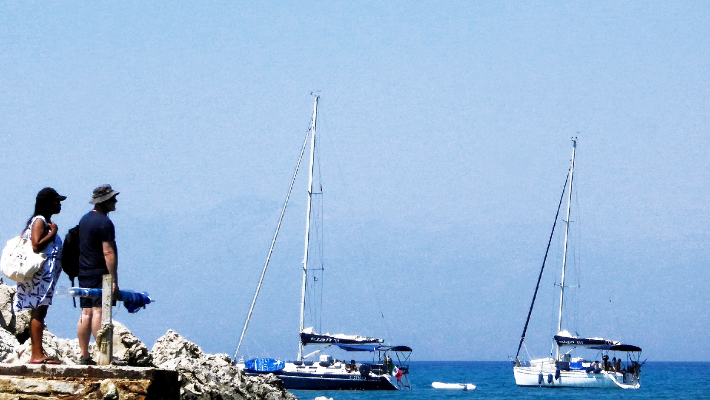 Ποιοι κερδίζουν και ποιοι χάνουν από τις διεθνείς αεροπορικές αφίξεις