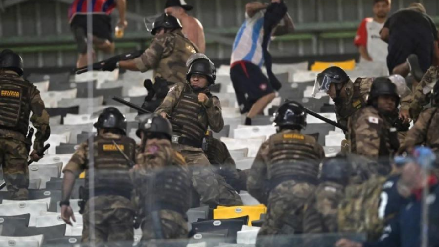 Δακρυγόνα και άγριο ξύλο από αστυνομικούς σε αγώνα του Copa Libertadores