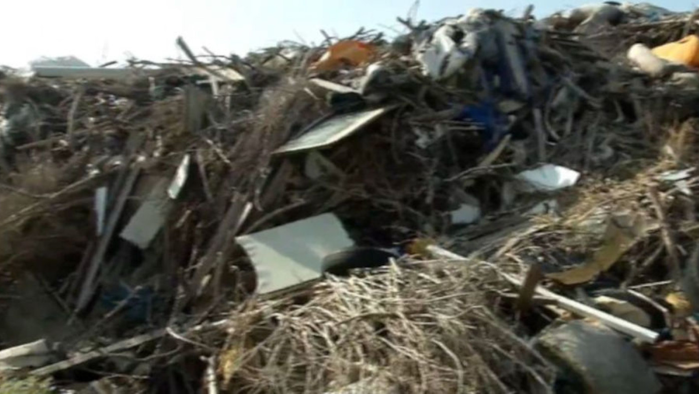 Ωραιόκαστρο-Θεσσαλονίκη: «Βουνό» απορριμμάτων σε δημοτικό οικόπεδο