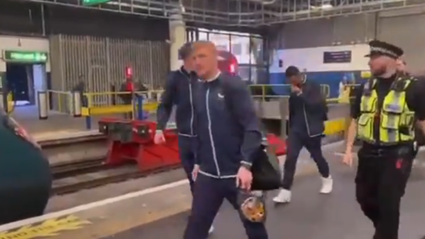 Έβερτον: Οπαδοί περίμεναν τους παίκτες στο τρένο αναχώρησής τους, για να τους... κράξουν!