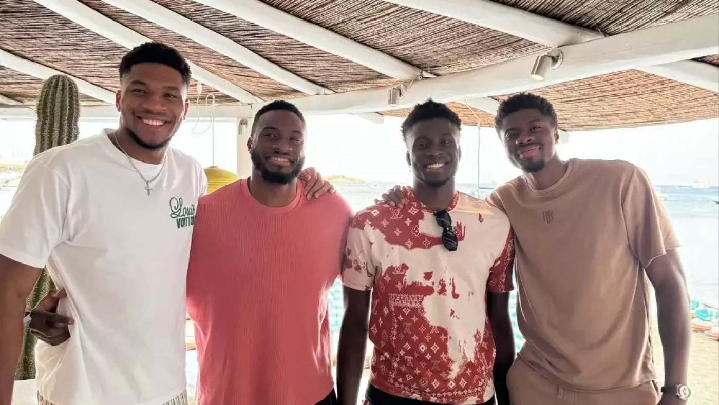 Γιάννης Αντετοκούνμπο: Τα «σπάει» στη Μύκονο με τα αδέλφια του