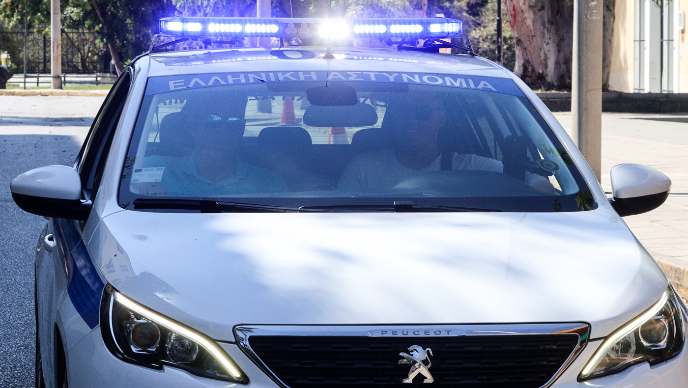 Θεσσαλονίκη: Κλείδωσε την κόρη της επειδή δημοσίευε γυμνές φωτογραφίες της