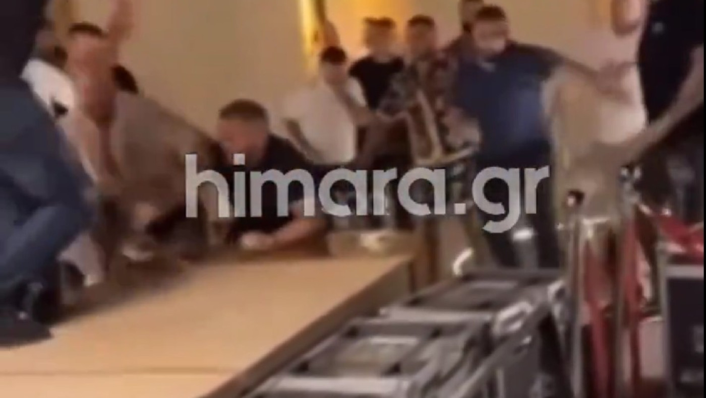 Κωνσταντίνος Αργυρός: Μπουνιές και κλωτσιές σε συναυλία του στην Αλβανία