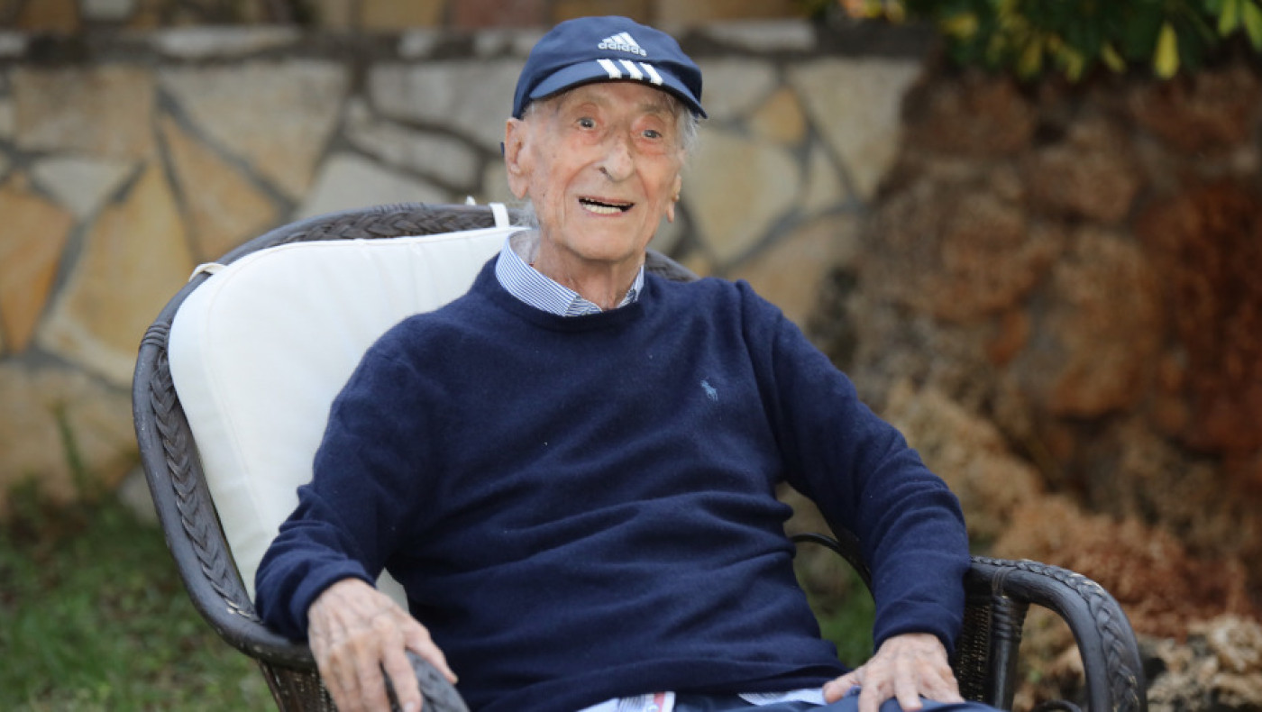 Εξώδικο στη Βίκυ Λέανδρος από τον πατέρα της: «Σου απαγορεύω να ερμηνεύσεις τραγούδια μου»