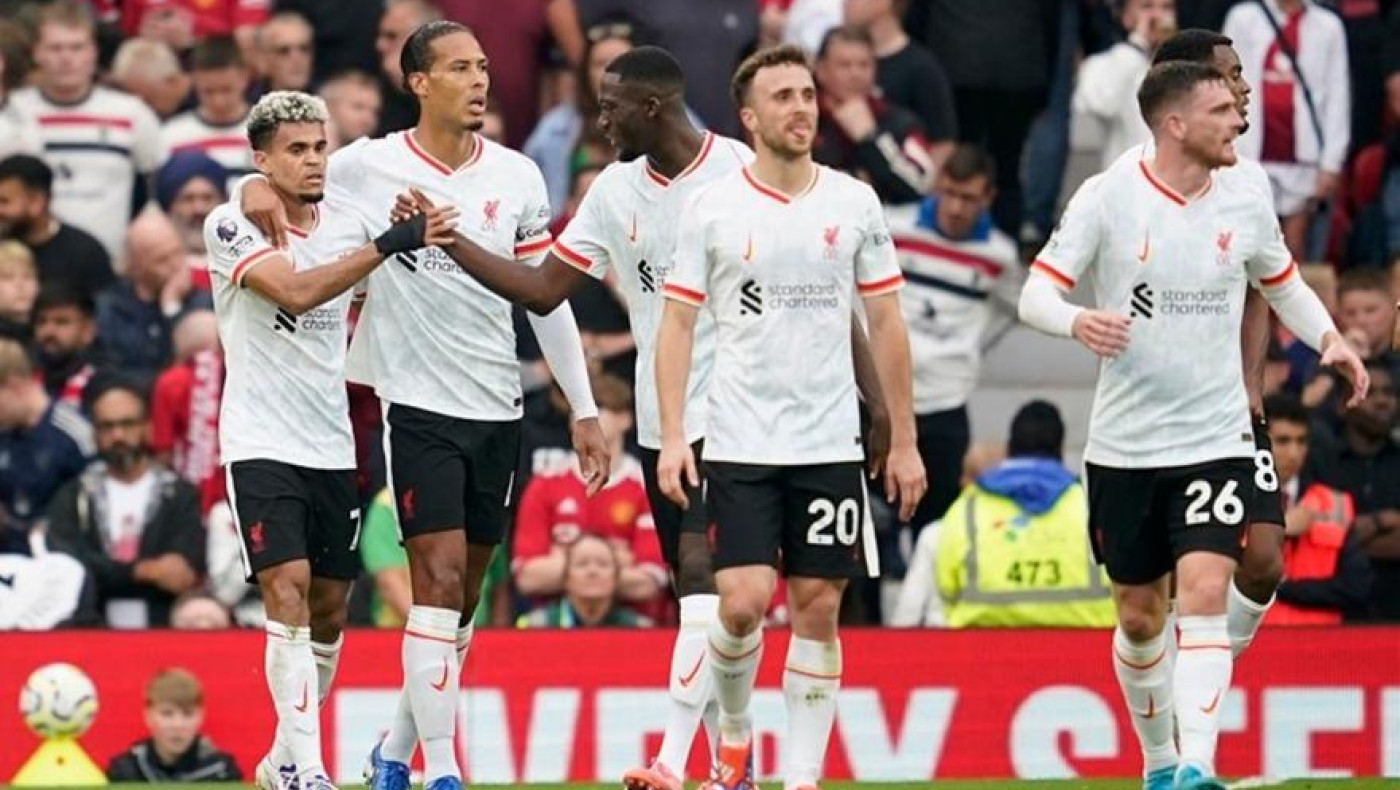 Τριάρα στο Ολντ Τράφορντ η Λίβερπουλ, τεράστια τα αμυντικά κενά της Γιουνάιτεντ