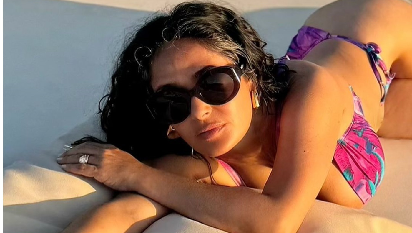 Σάλμα Χάγιεκ: Γιόρτασε τα... 58 της με σέξι μπικίνι σε γιοτ