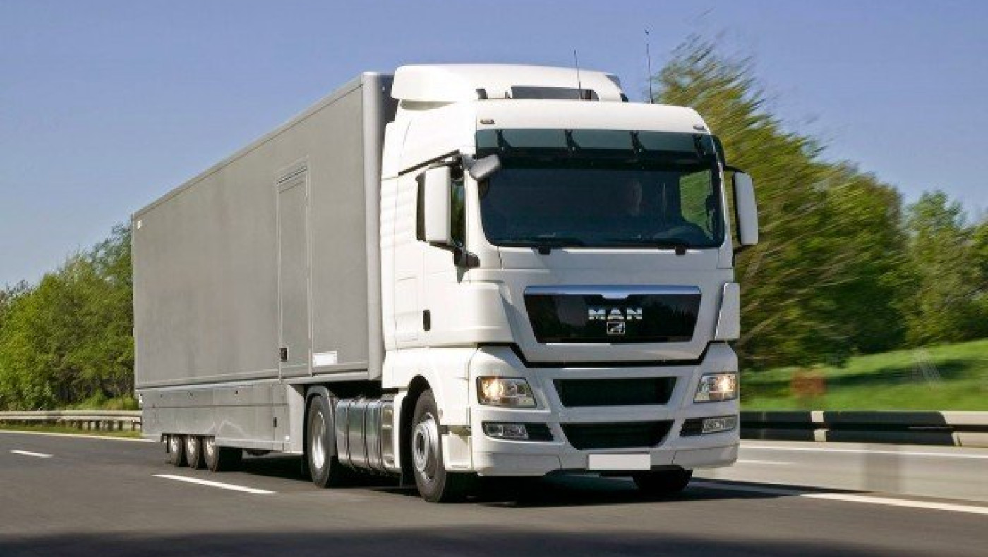 ΕΚΤΑΚΤΟ - Θεσ/νίκη: Aνατροπή νταλίκας στην Ε.Ο. Θεσσαλονίκης - Σερρών