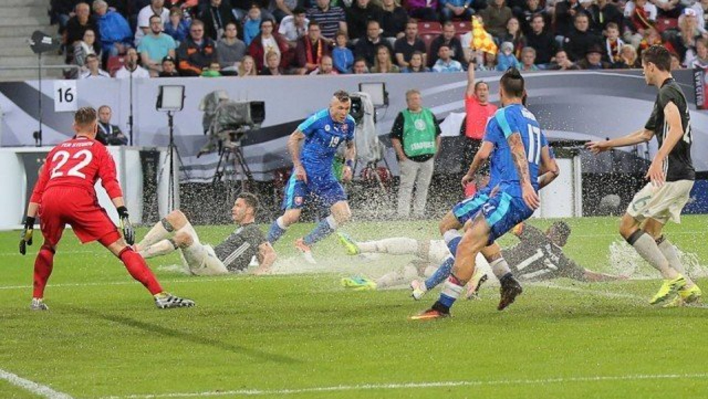 Ήττα-καμπανάκι για τη Γερμανία     ενόψει του Euro