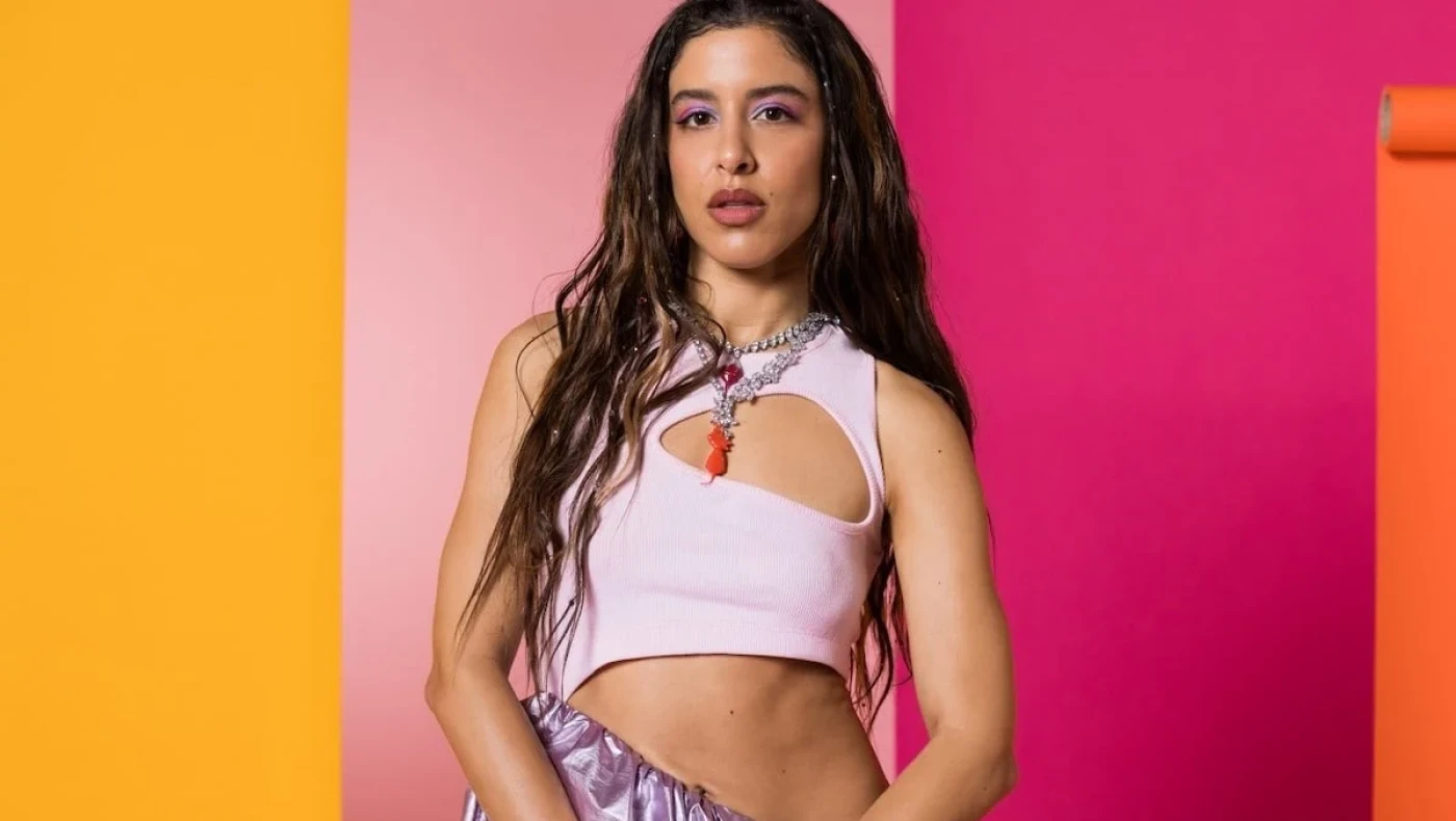 Μαρίνα Σάττι: Διέκοψε συναυλία της γιατί πετούσαν αυγά στη σκηνή (vid)