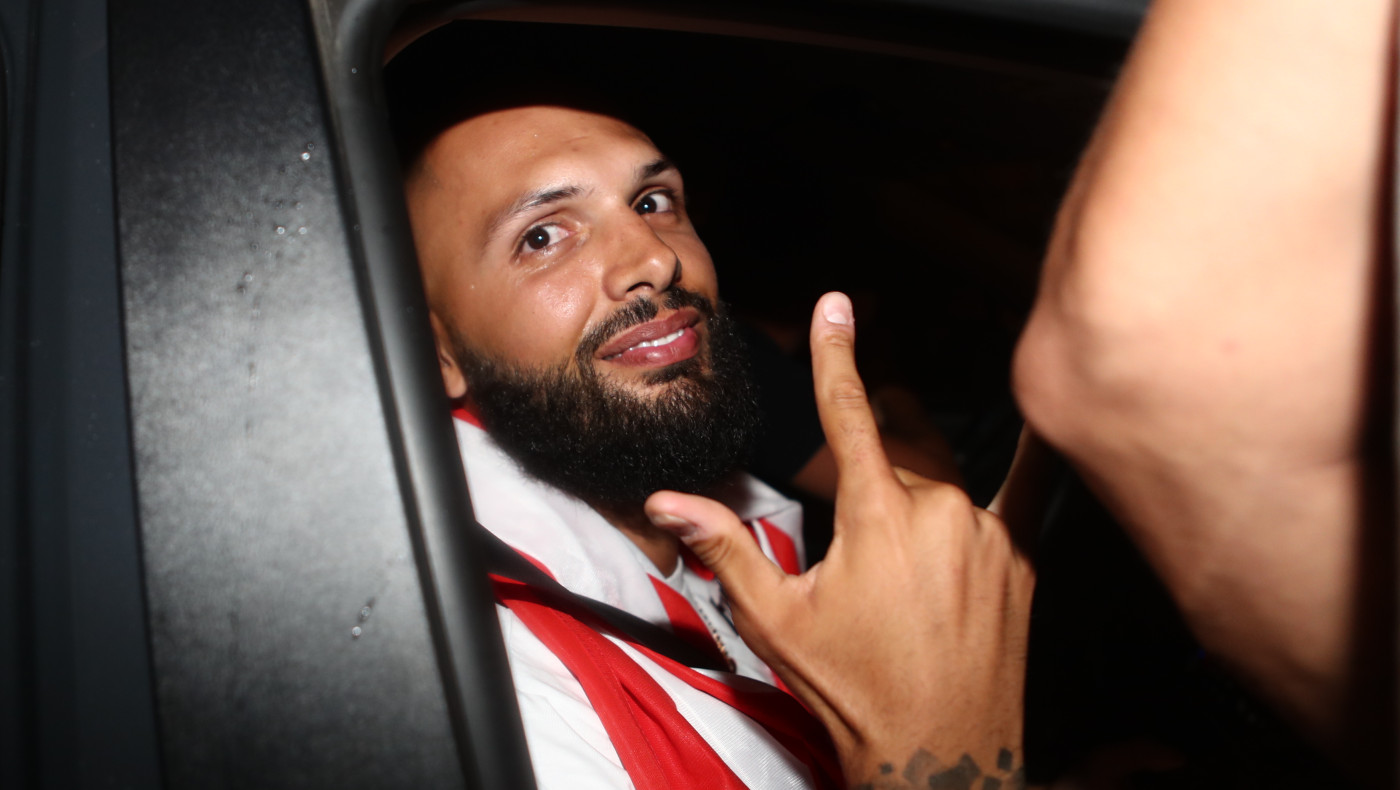 Φουρνιέ: Ζήτησε συμβουλές για Μύκονο, συνεχίζει τις βόλτες στα νησιά