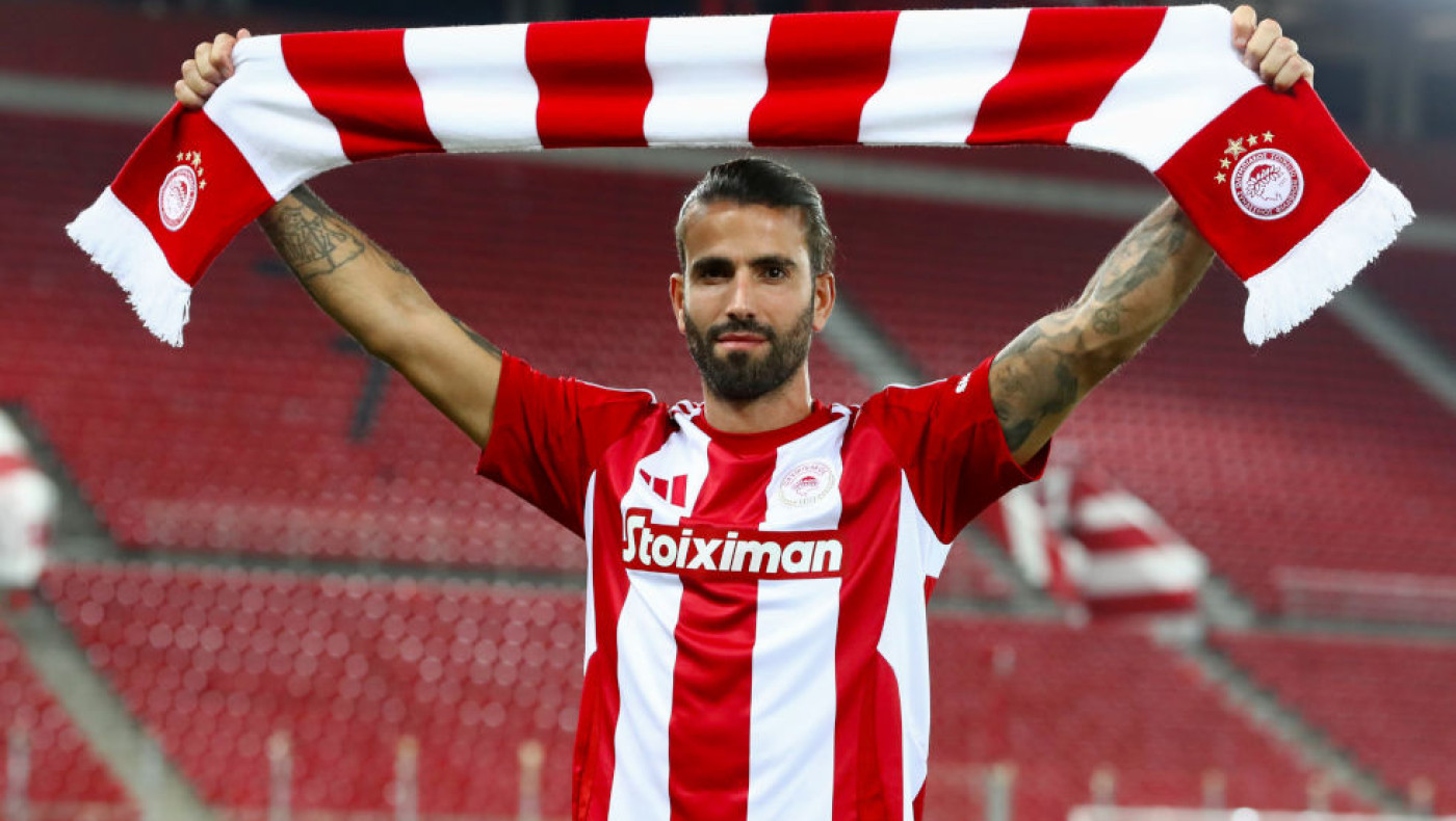 Ολυμπιακός: Οι πρώτες στιγμές του Ολιβέιρα με τα ερυθρόλευκα (pics)