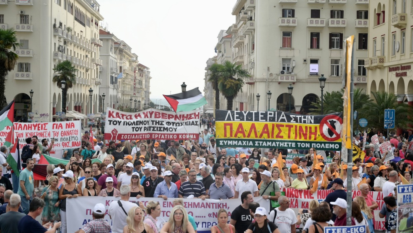 Θεσσαλονίκη-ΔΕΘ: Μεγάλη πορεία διαμαρτυρίας από εργατικά συνδικάτα στο κέντρο της πόλης (pics)