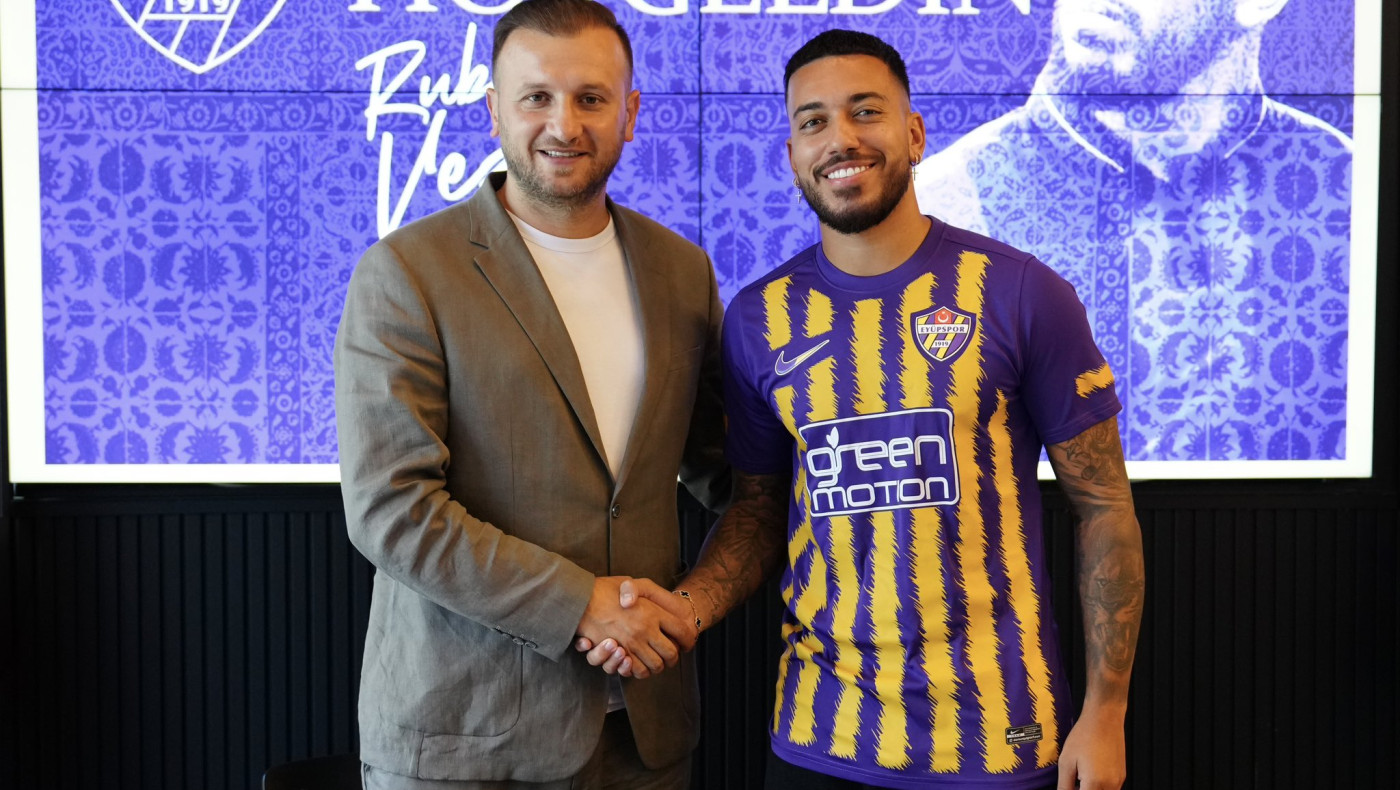 Ολυμπιακός: Δανεικός επίσημα στην Εγιούπσπορ ο Βέζο