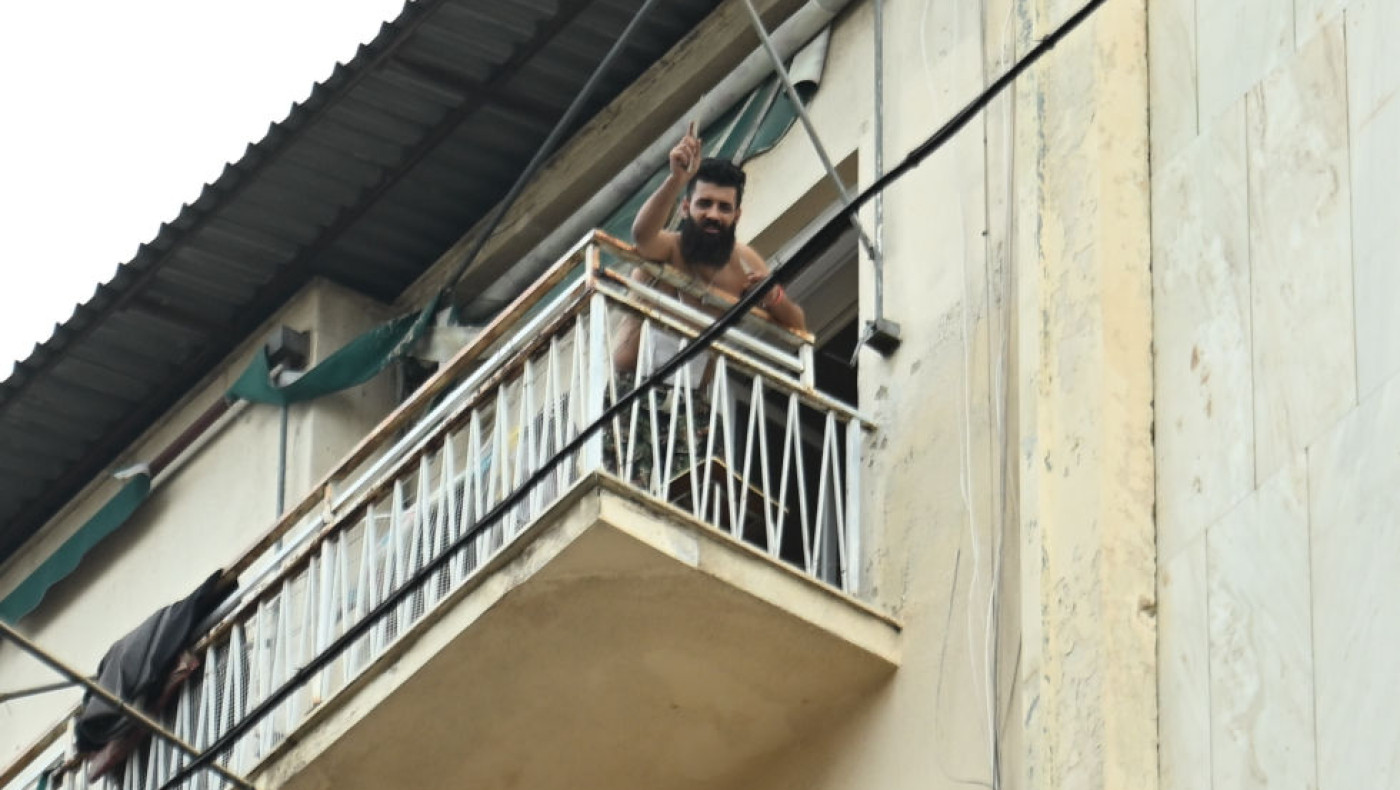 Αχαρνών: Άντρας απειλεί να ανατιναχθεί με μπουκάλα υγραερίου!