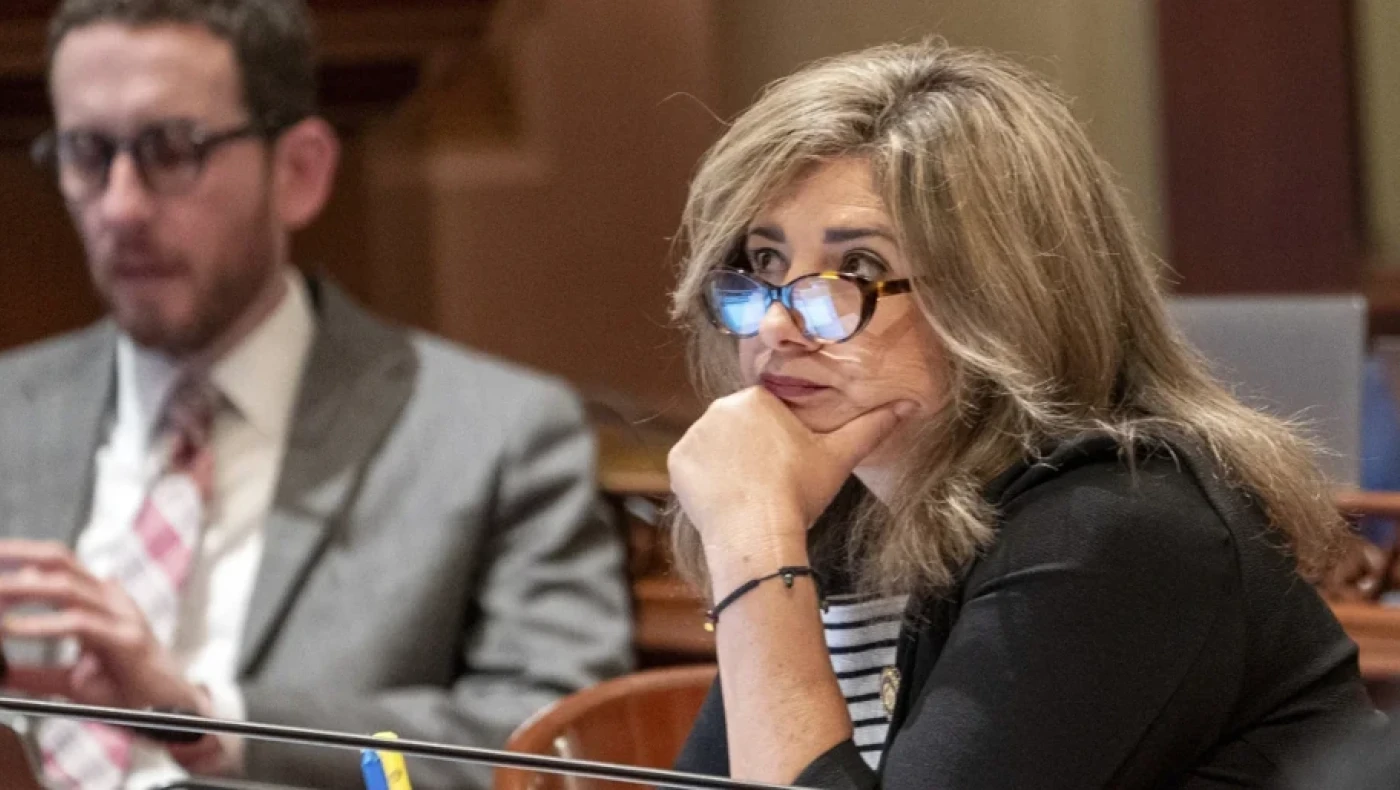 ΗΠΑ: Γερουσιαστής ανάγκαζε υπάλληλό της να κάνουν ακροβατικό σεξ