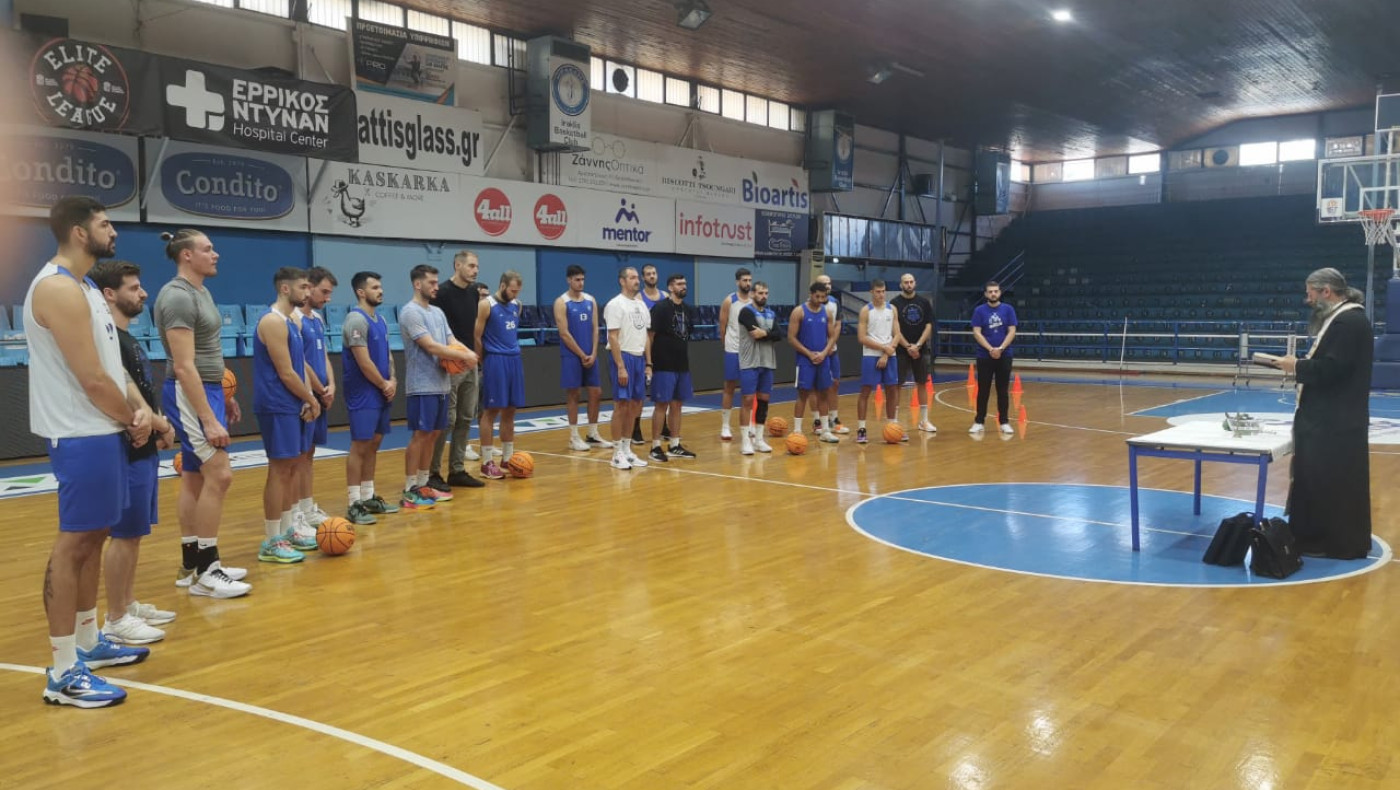 Ηρακλής: Αγιασμός πριν την προπόνηση, διάστρεμμα ο Τσιακμάς!