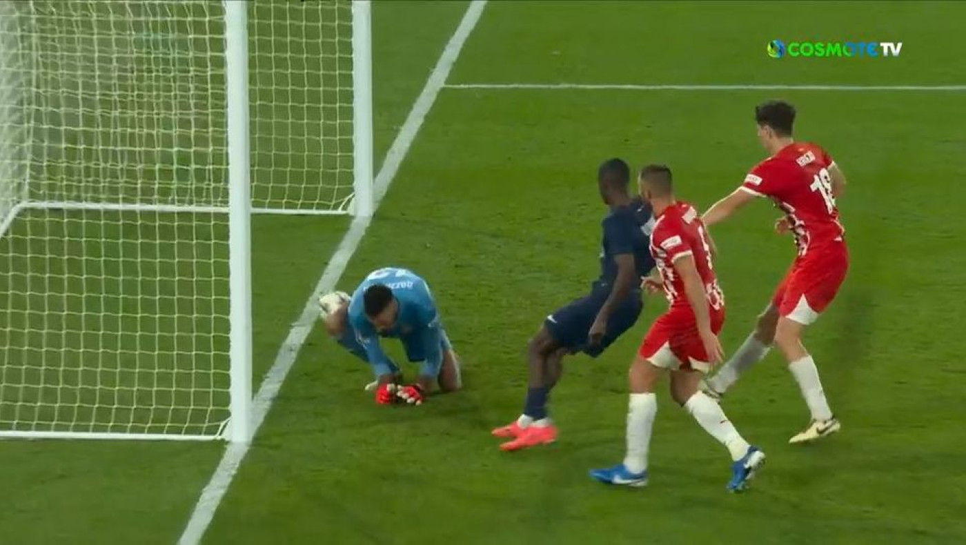 Champions League: Η ασύλληπτη γκάφα του Γκατσανίγκα που λύγισε τη Χιρόνα