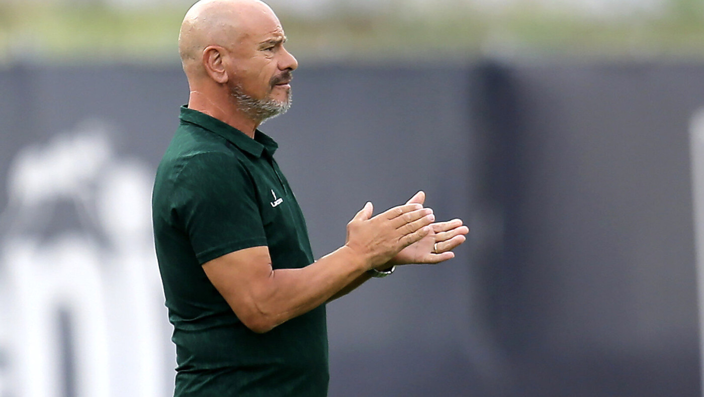 Μάντζιος: Να… γελάσει και το χειλάκι του Ζοσέ Μότα