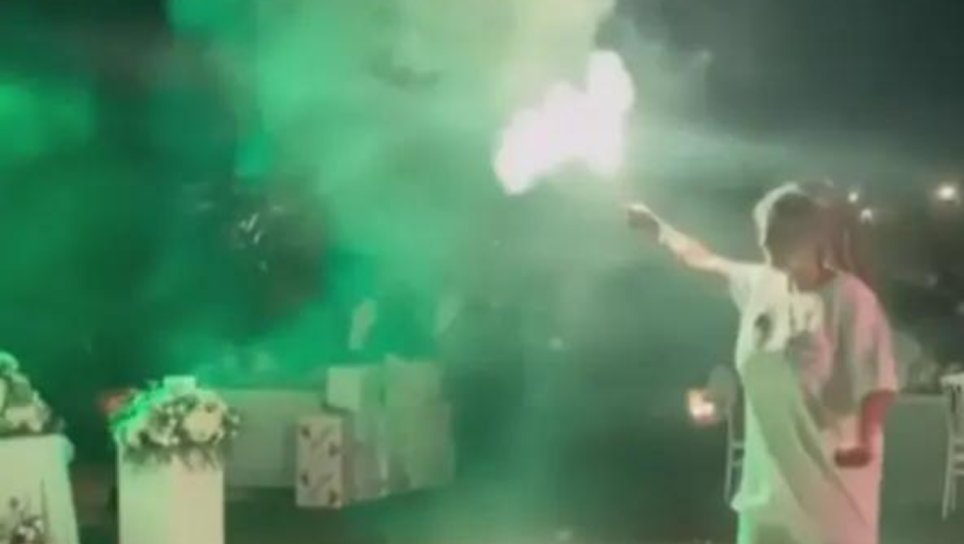 Νύφη «έσκασε» με πυρσό και ύμνο του Παναθηναϊκού χωρίς τον... γαμπρό