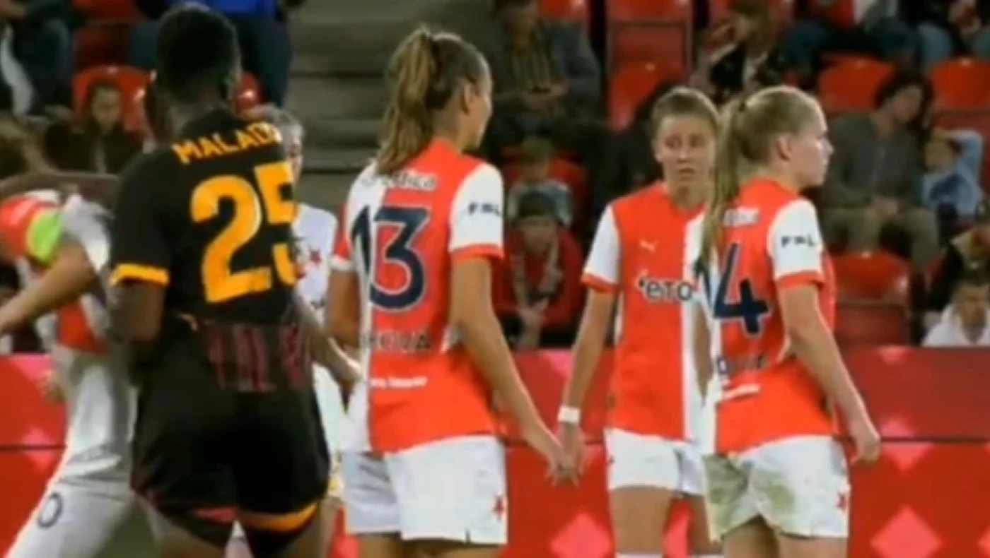 Champions League γυναικών: Της έριξε «μπουκέτο» αλλά δεν τιμωρήθηκε! (vid)