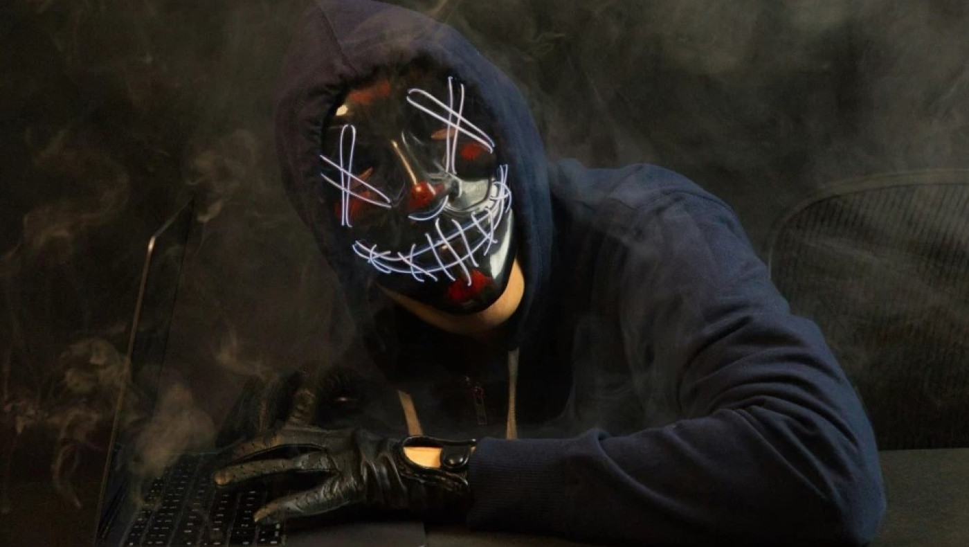 Έλληνας χάκερ έσπασε τους κωδικούς σε όλα τα υπουργεία σε ηλικία 13 ετών - Πού βρίσκεται τώρα