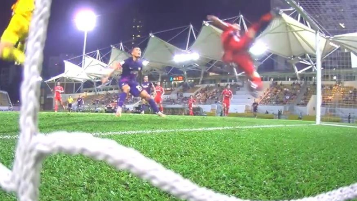 Χονγκ Κονγκ: Αμυντικός «καρατέκα» έσωσε γκολ πάνω στη γραμμή