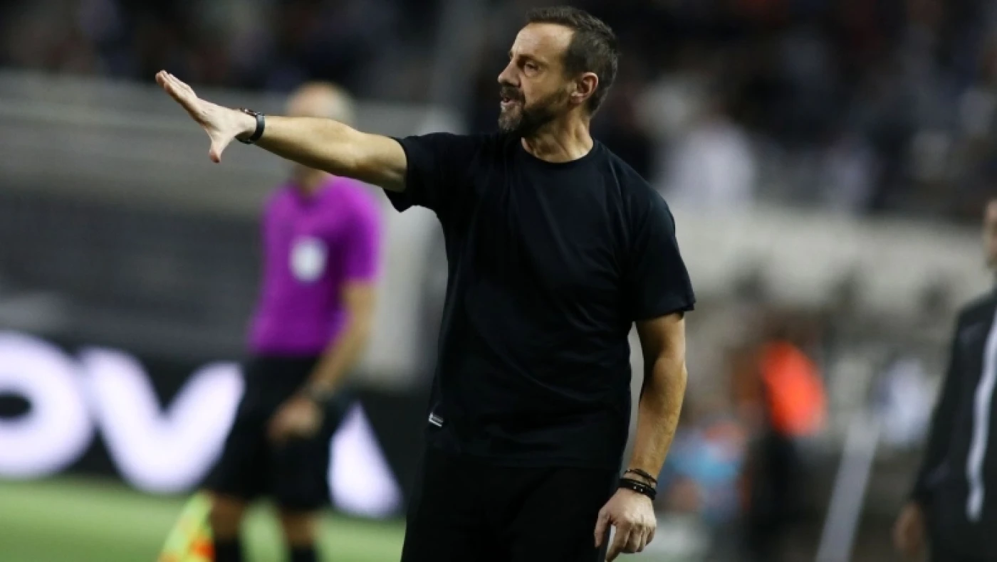 Υπόκλιση Μάντζιου σε Μανού