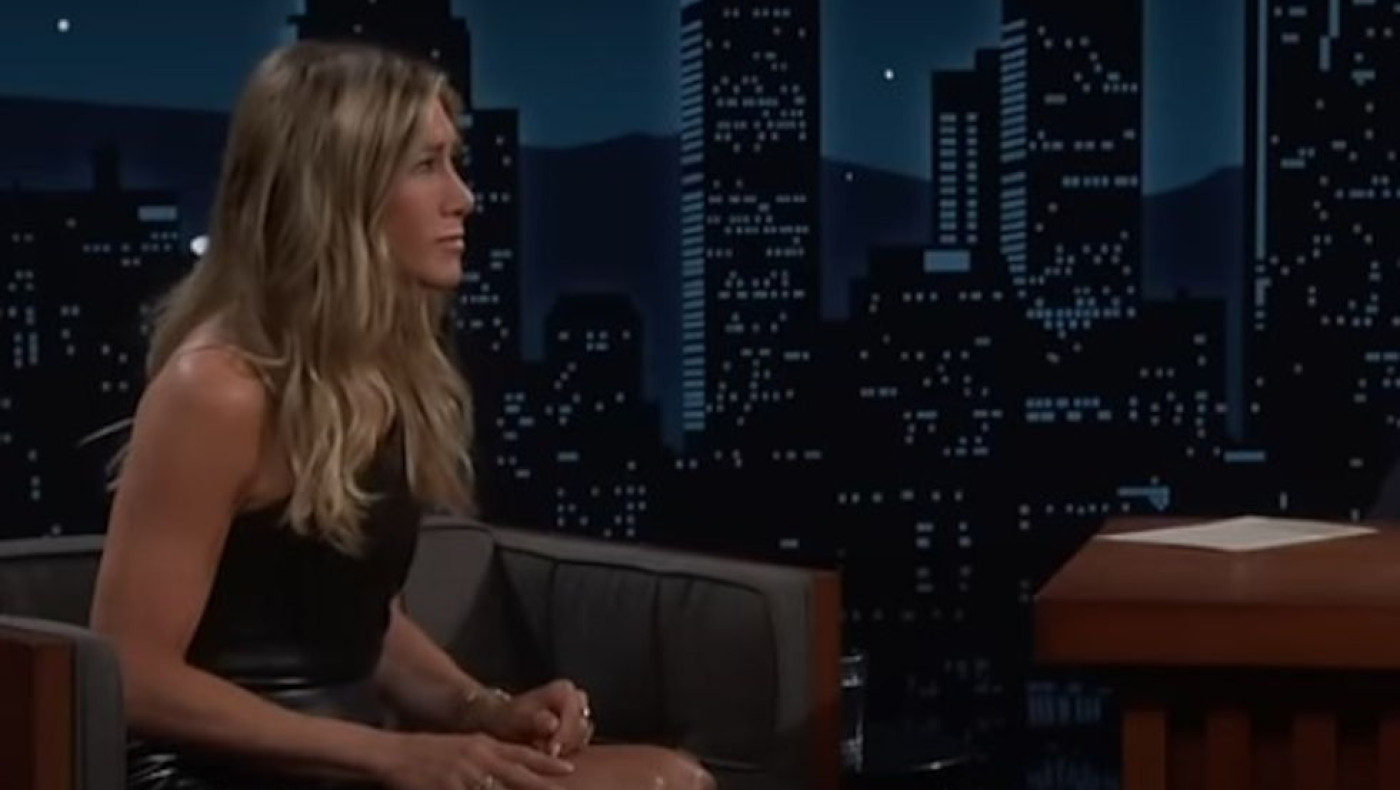 Τζένιφερ Άνιστον: Αποκάλυψε ότι περιποιήθηκε το δέρμα της με σπέρμα σολομού!