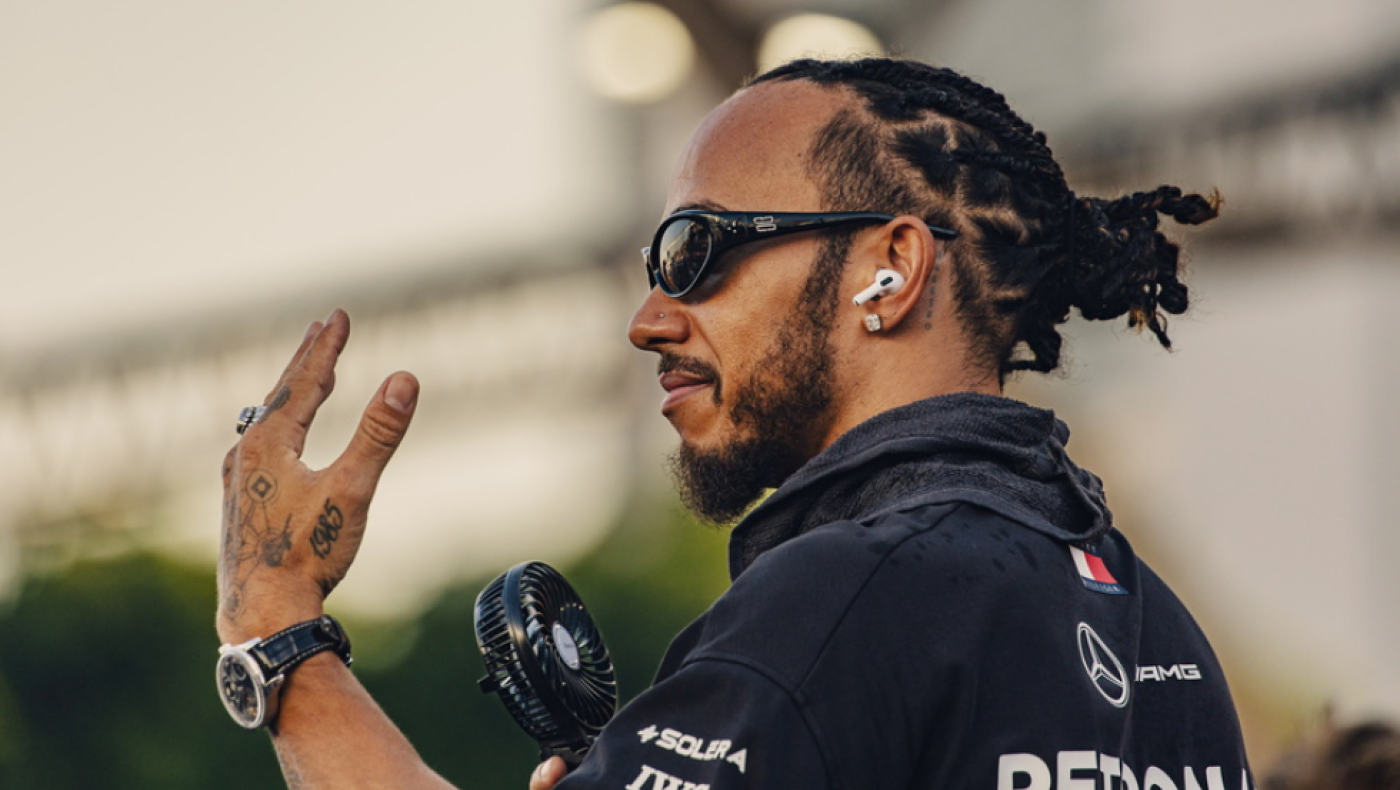 «Στροφή» καριέρας για τον Χάμιλτον: Ξεκινά κούρσα στις... πασαρέλες