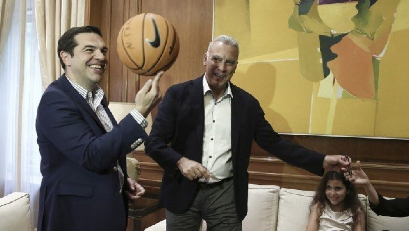 Ο Νίκος Γκάλης στο Μέγαρο Μαξίμου, συναντά Τσίπρα-Κοντονή