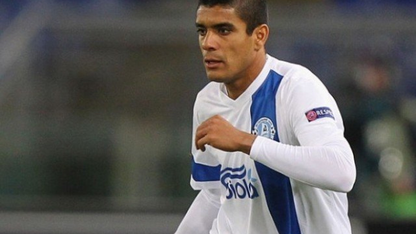 Ρόστερ           για           φουλ           σεζόν