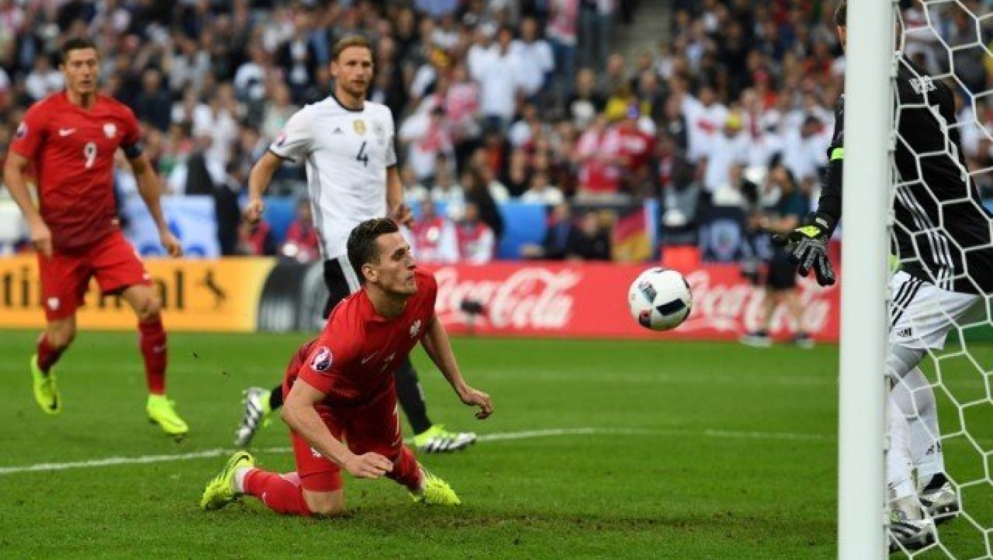 Βολική «λευκή» ισοπαλία για Γερμανία και Πολωνία που περνούν χέρι-χέρι