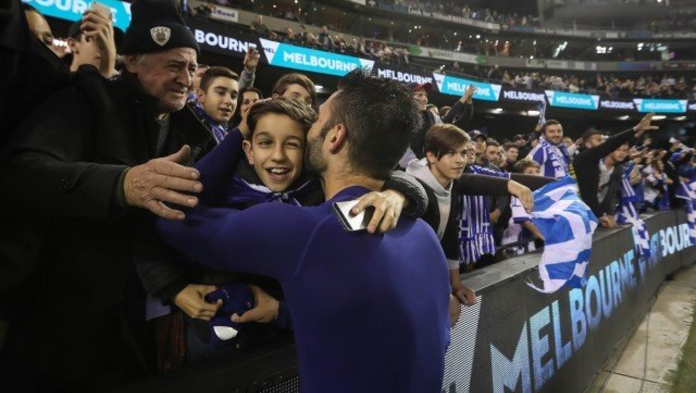 Το ξεχωριστό δώρο του Τζαβέλλα σε ένα     ΠΑΟΚτσάκι!