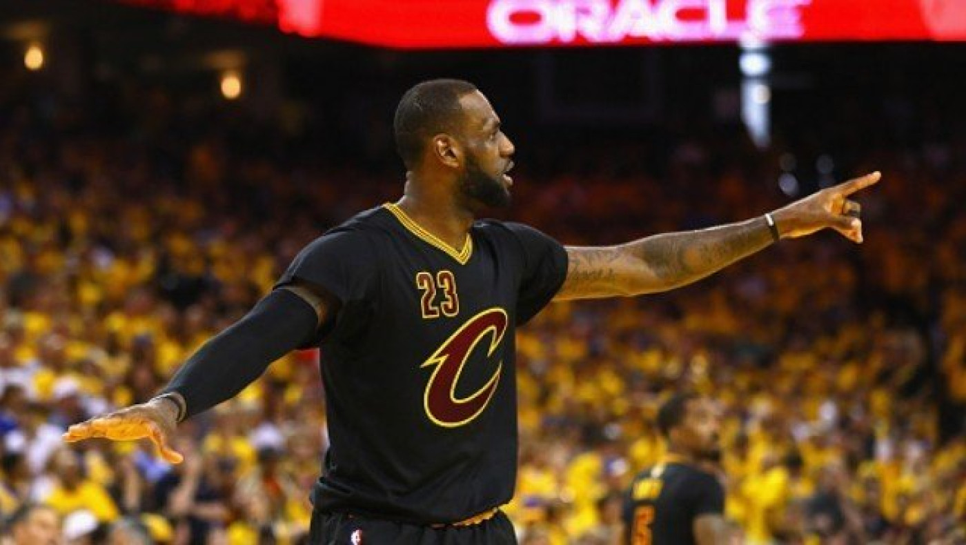 Το ιστορικό τριπλ-νταμπλ του ΛεΜπρόν Τζέιμς (video)