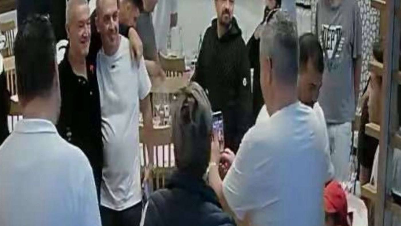 Τζίτζι Μπεκάλι: Μοίραζε κατοστάρικα κι έγινε χαμός...