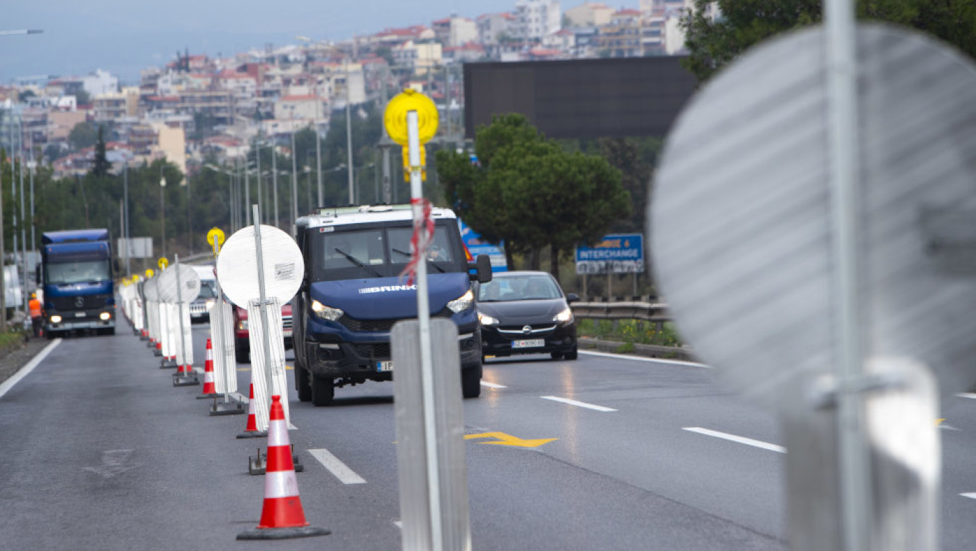 Θεσσαλονίκη: Τροχαίο στον Περιφερειακό-Εκτροπή φορτηγού
