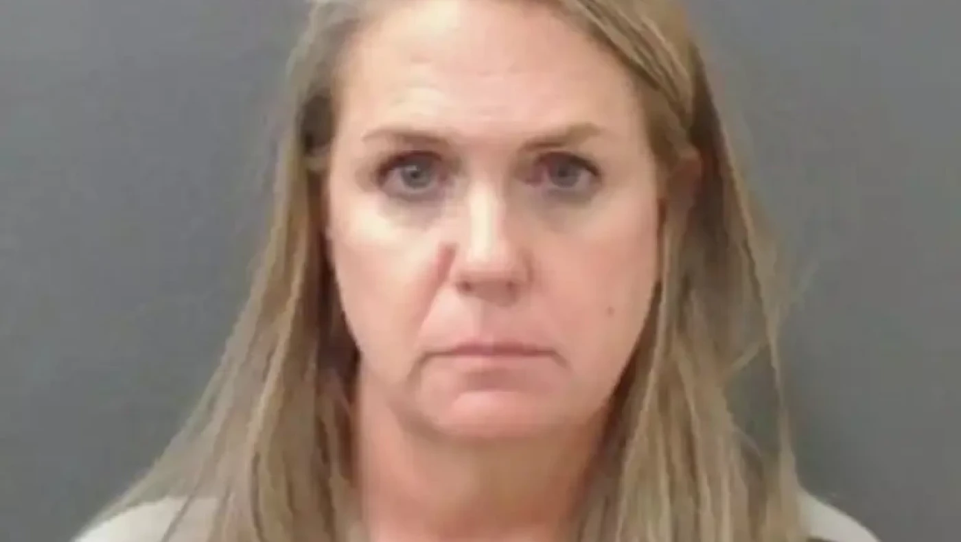 Καθηγήτρια έκανε σεξ με μαθητή της σε υπό κατασκευή κτίριο!