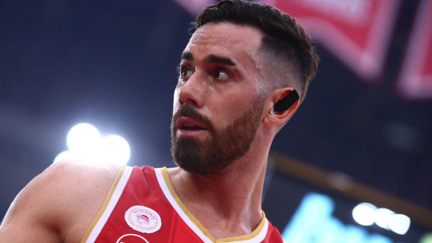 Ολυμπιακός: Γιατί φοράει αυτό το σκουλαρίκι ο Βιλντόζα