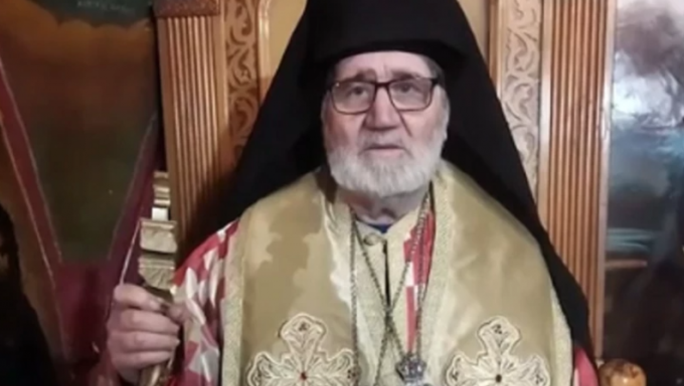 Αθήνα: Ο ιερέας που ρίχνει τα χαρτιά έβρισε χυδαία δημοσιογράφο (vid)