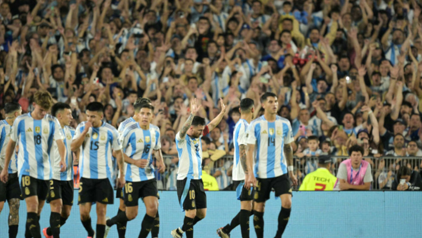 Ο Λιονέλ Μέσι νιώθει ακόμη σαν παιδί: «Απόλαυση να τον βλέπεις»