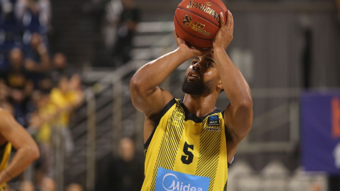 Άρης: Αποδοκιμασίες στο φινάλε - Χειροκρότημα στον Ντε Τζούλιους