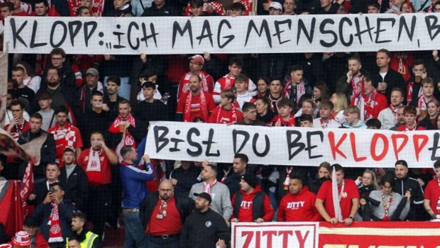 Πανό κατά Κλοπ από οπαδούς της Μάιντς