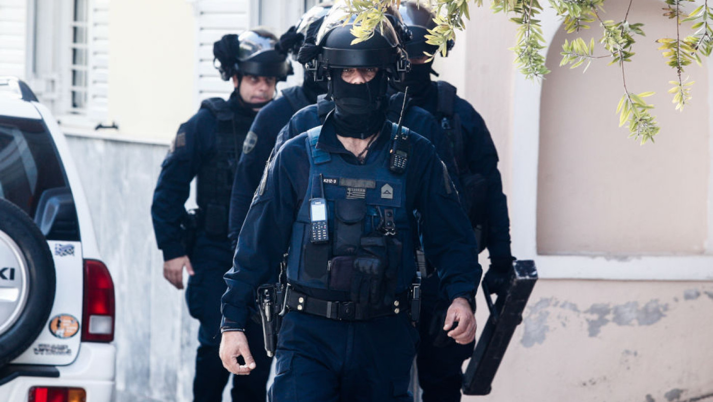 Περιστέρι: Αίσιο τέλος με τον νοσηλευτή που είχε ταμπουρωθεί και απειλούσε να αυτοκτονήσει