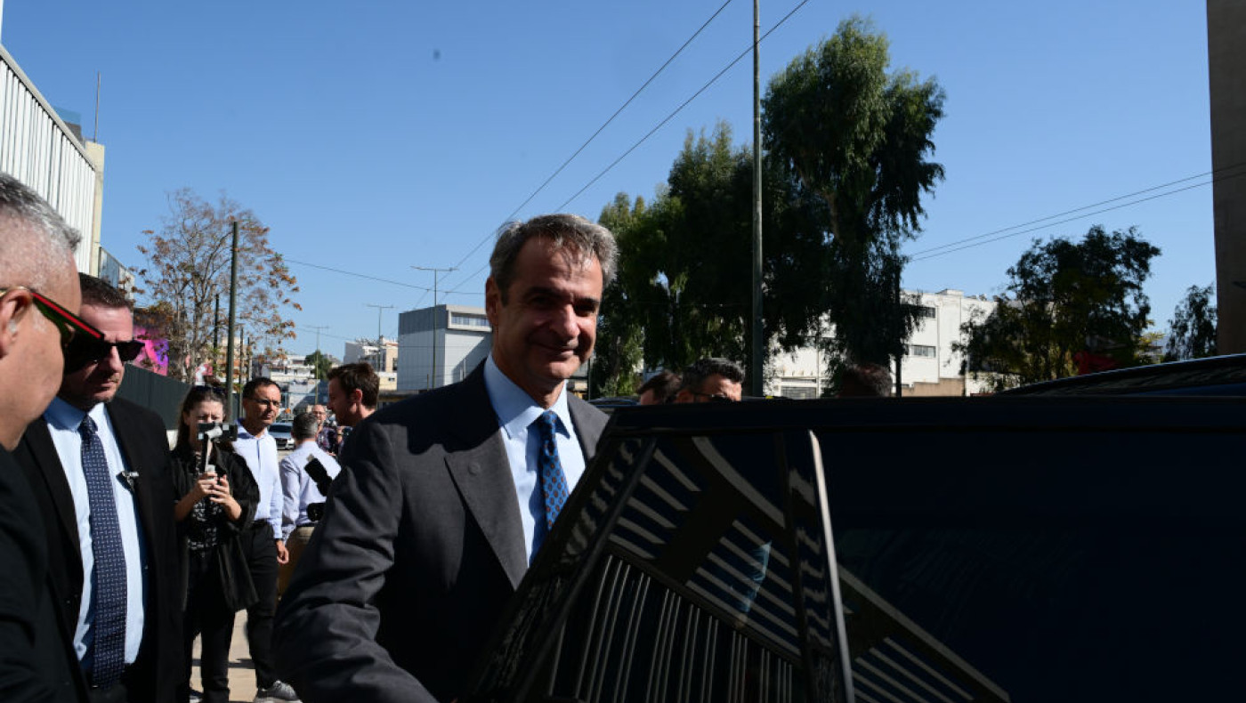 Αλεξανδρούπολη: «Μπλόκο» αγροτών στον Μητσοτάκη-Ένταση με τα ΜΑΤ (vid)