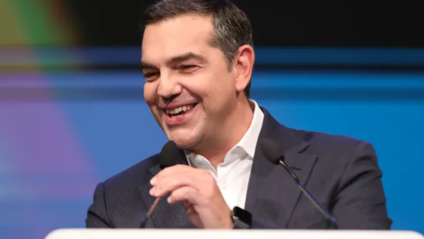 Η αινιγματική απάντηση Τσίπρα για την επιστροφή του: «Εδώ είμαι, δεν έφυγα»